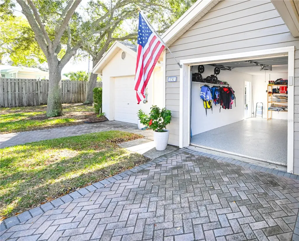 11300 Harbor Way Largo FL 33774