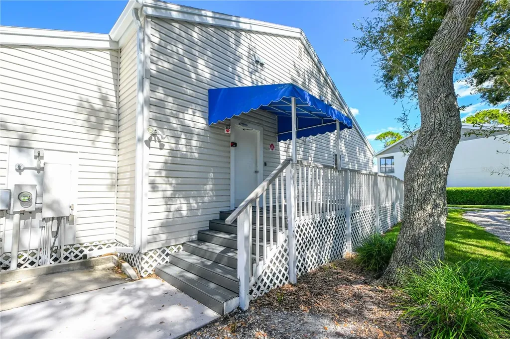 11300 Harbor Way Largo FL 33774