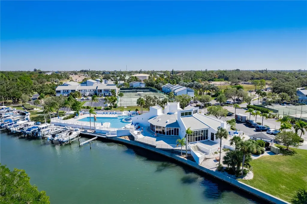 11300 Harbor Way Largo FL 33774