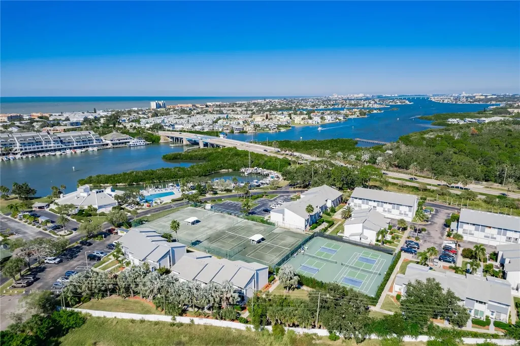 11300 Harbor Way Largo FL 33774