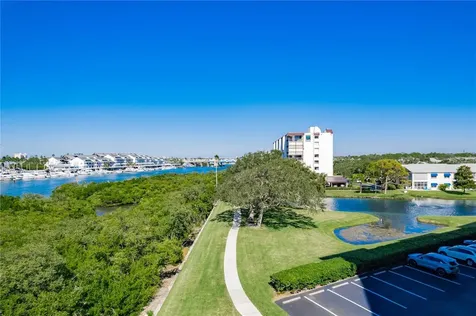 11300 Harbor Way Largo FL 33774