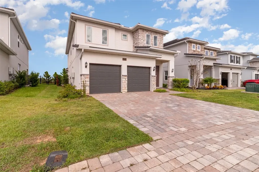 15701 Vetta Drive Montverde FL 34756