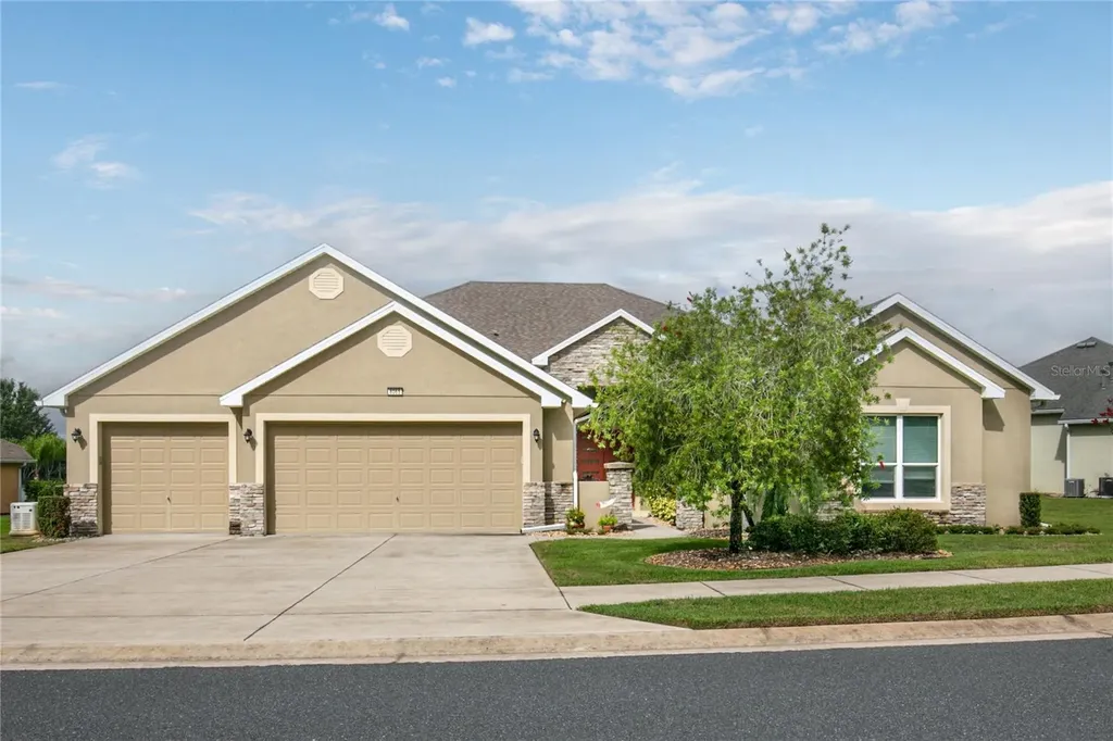 8065 Bridgeport Bay Circle Mount Dora FL 32757