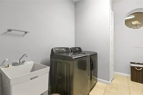 8065 Bridgeport Bay Circle Mount Dora FL 32757
