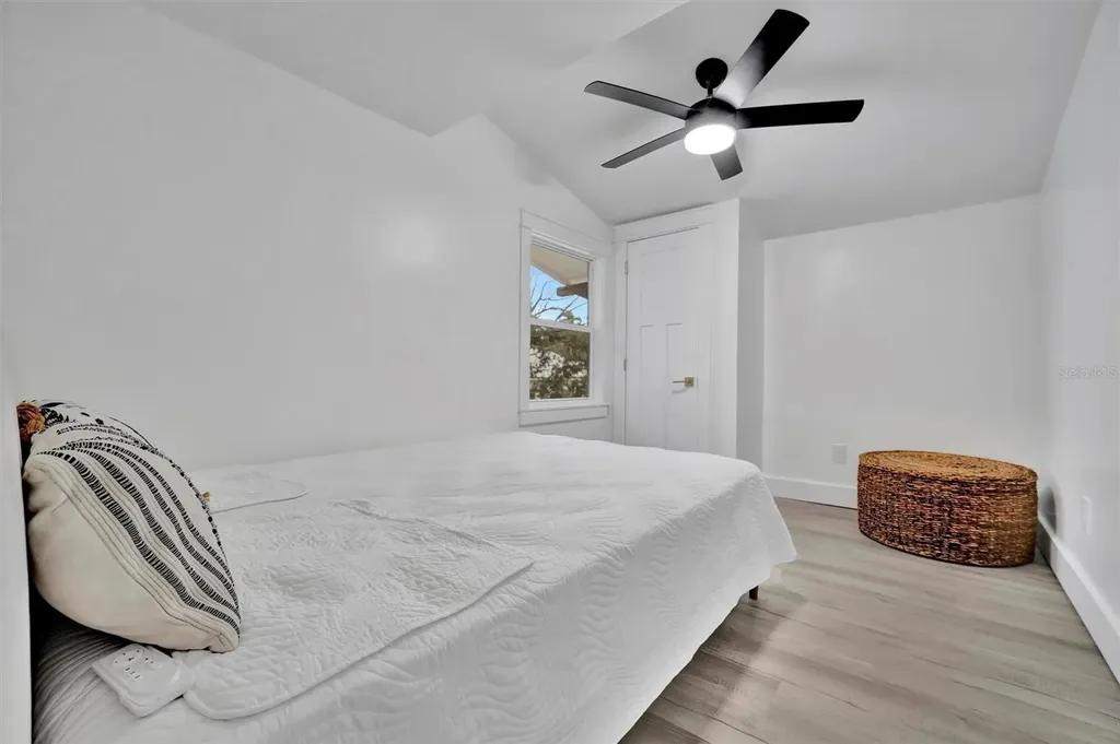 2713 4th Avenue W Bradenton FL 34205