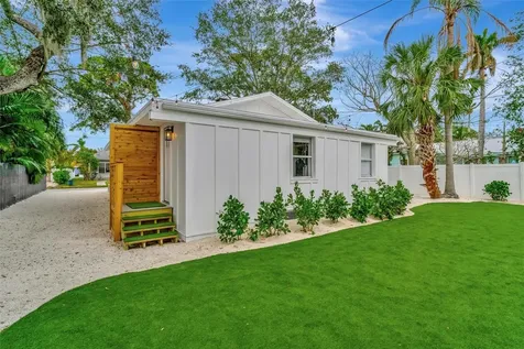 2713 4th Avenue W Bradenton FL 34205