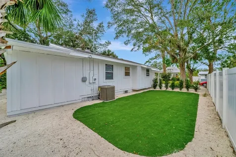 2713 4th Avenue W Bradenton FL 34205