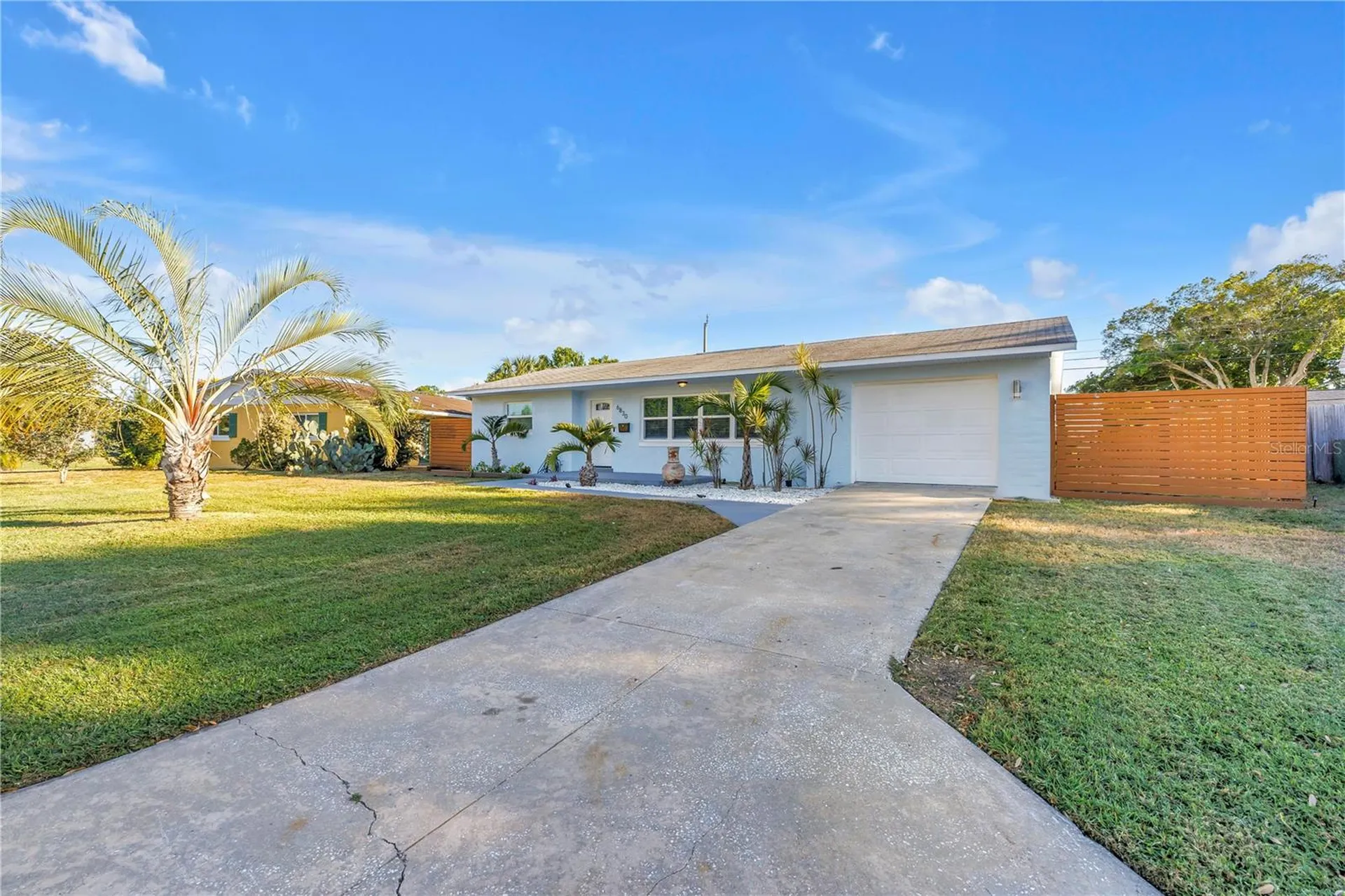 6830 35th Avenue N St Petersburg FL 33710
