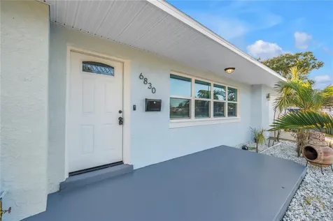 6830 35th Avenue N St Petersburg FL 33710