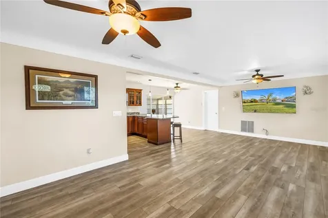 6830 35th Avenue N St Petersburg FL 33710