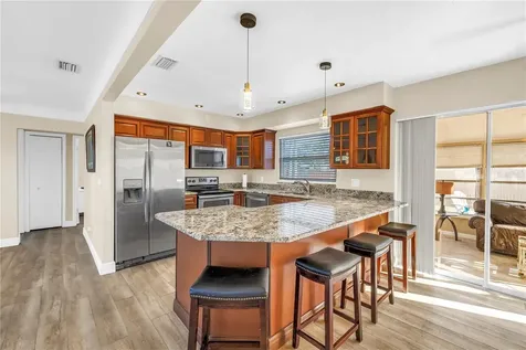 6830 35th Avenue N St Petersburg FL 33710
