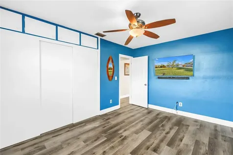 6830 35th Avenue N St Petersburg FL 33710