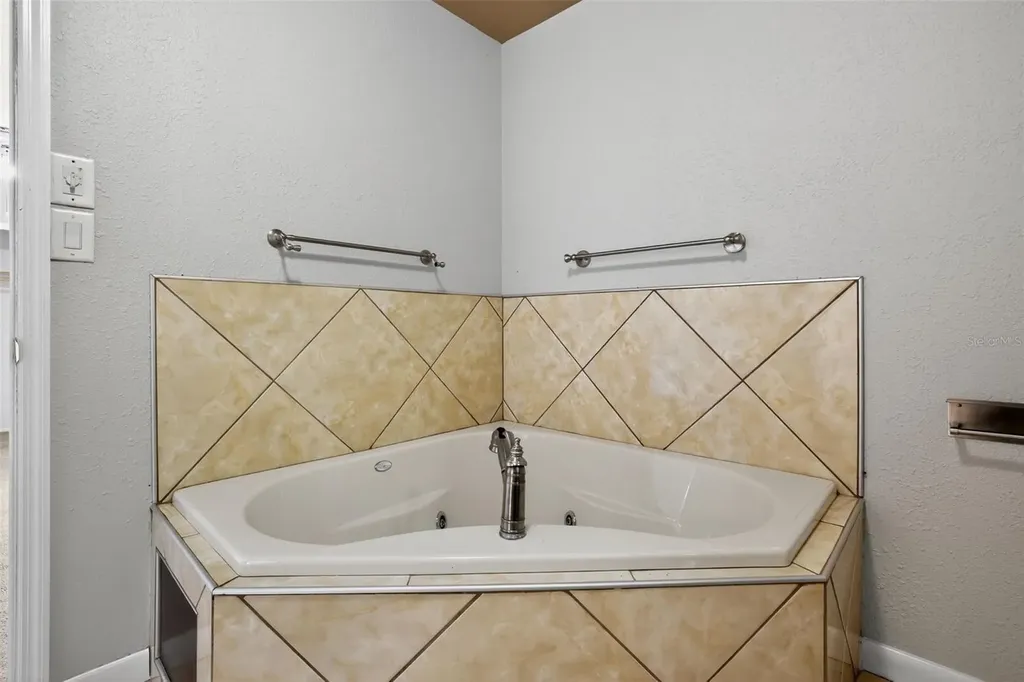3711 Pinellas Avenue Safety Harbor FL 34695