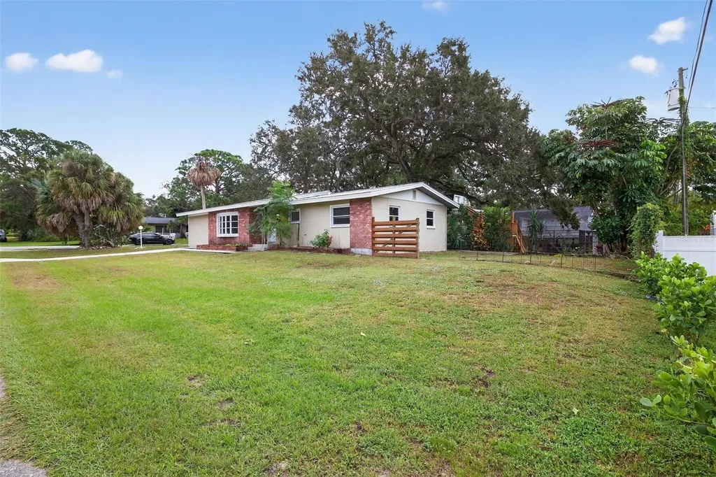 3711 Pinellas Avenue Safety Harbor FL 34695