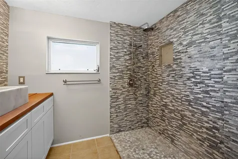 3711 Pinellas Avenue Safety Harbor FL 34695