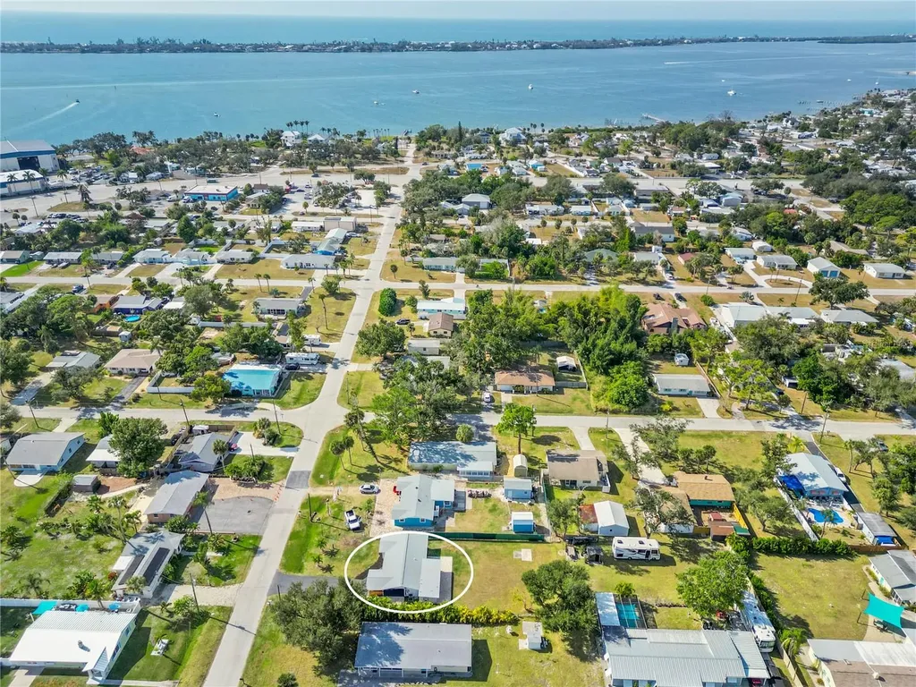 180 E Horton Avenue Englewood FL 34223
