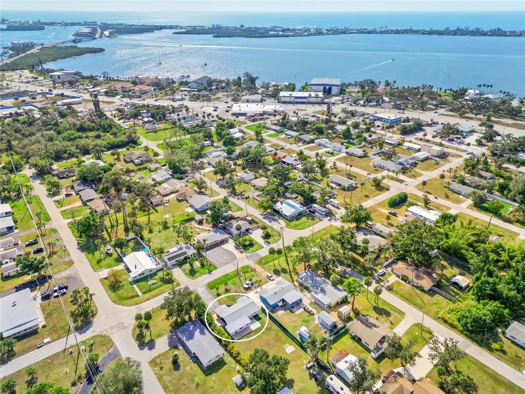 180 E Horton Avenue Englewood FL 34223