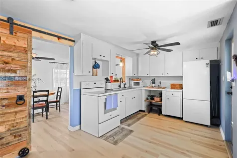 180 E Horton Avenue Englewood FL 34223