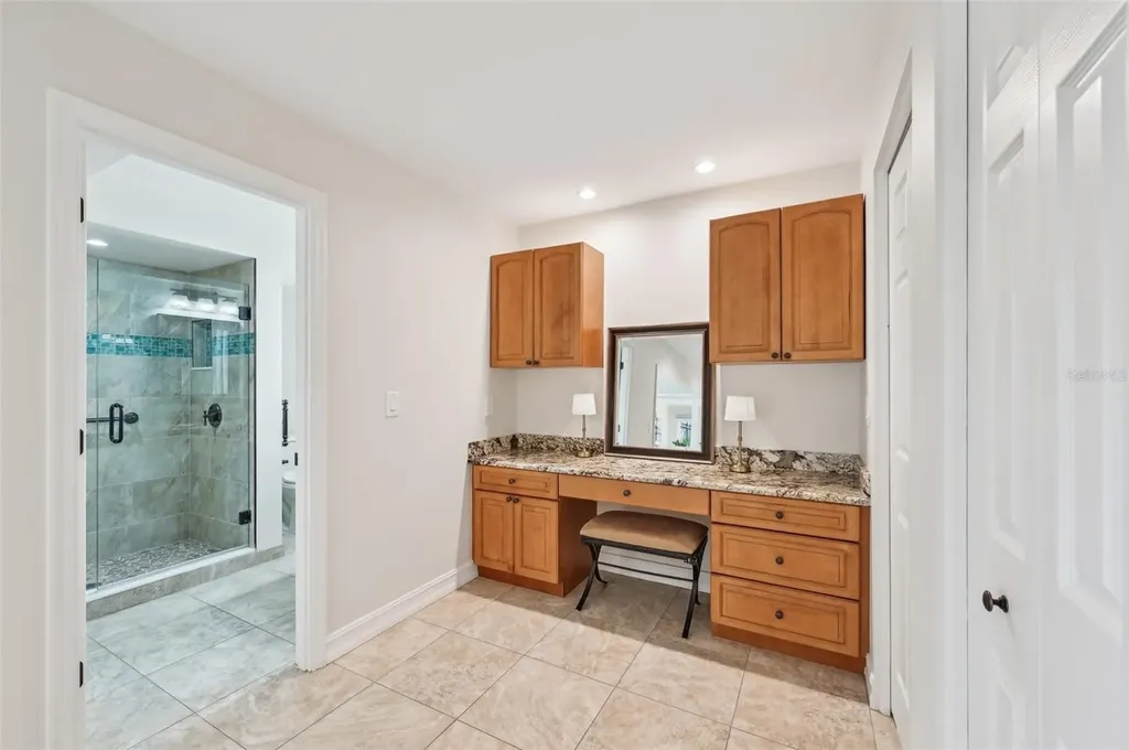 3880 Wilshire Circle Sarasota FL 34238
