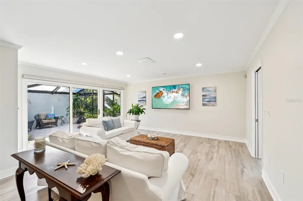3880 Wilshire Circle Sarasota FL 34238