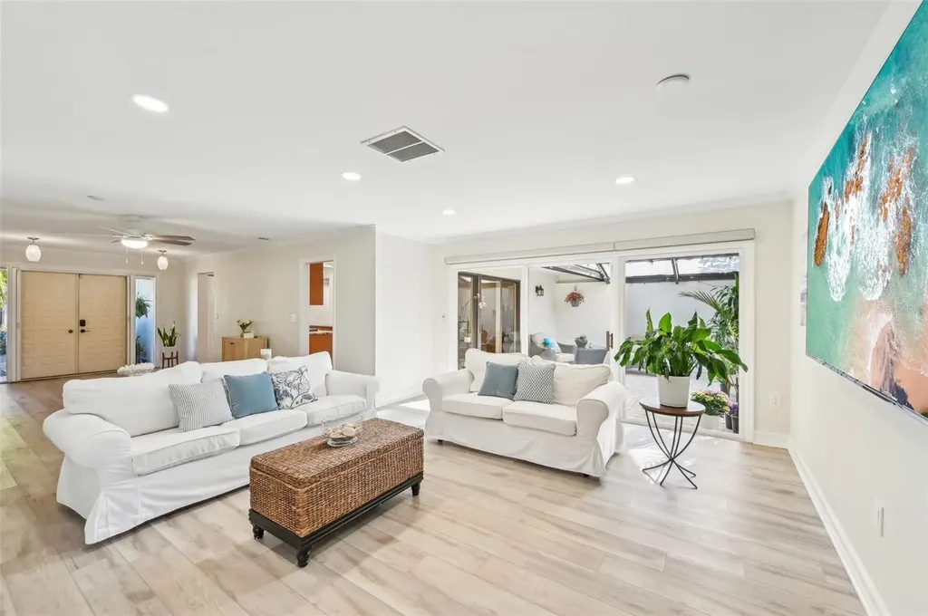 3880 Wilshire Circle Sarasota FL 34238