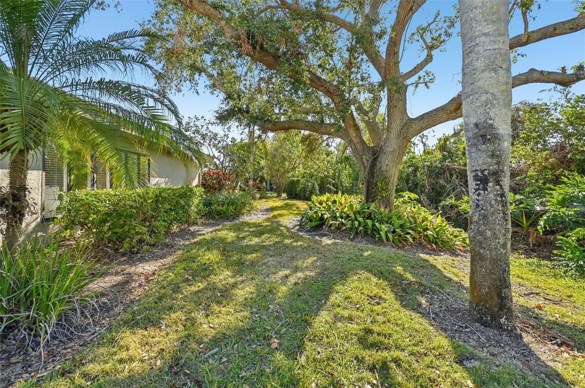 3880 Wilshire Circle Sarasota FL 34238