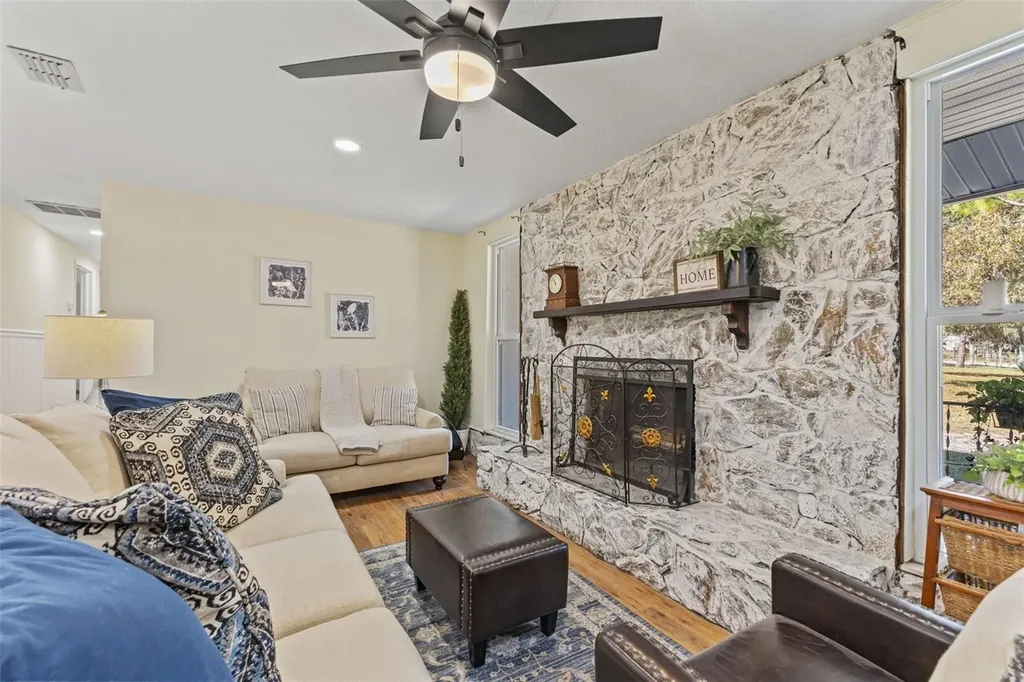 17504 Thomas Boulevard Hudson FL 34667