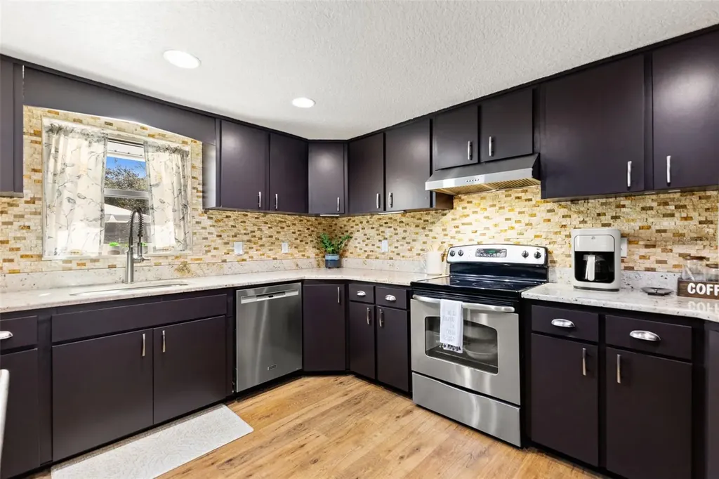 17504 Thomas Boulevard Hudson FL 34667