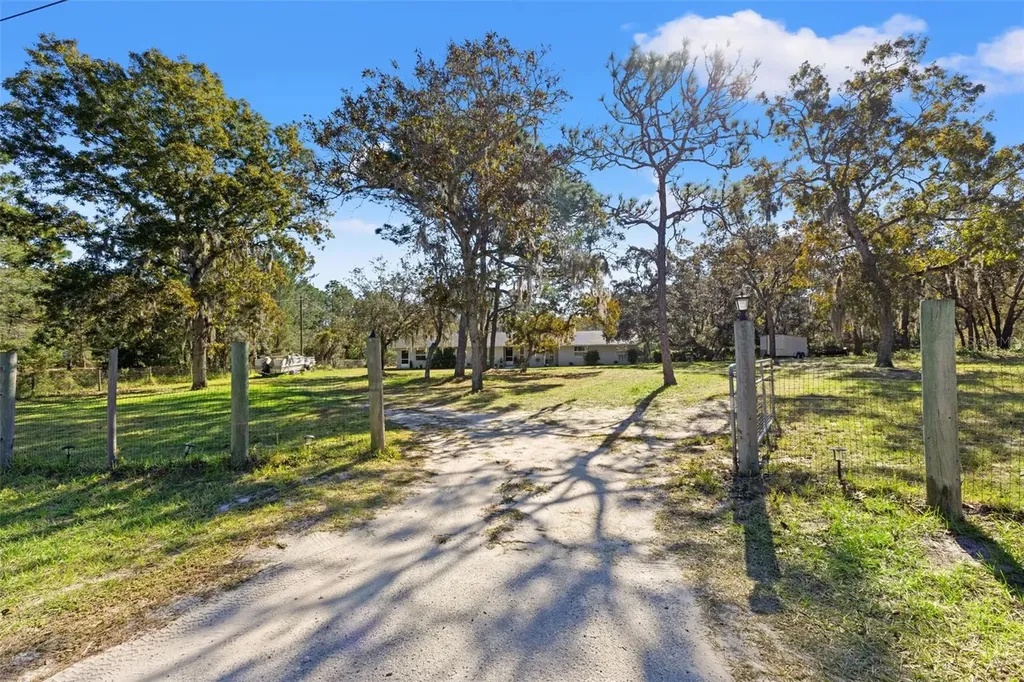 17504 Thomas Boulevard Hudson FL 34667