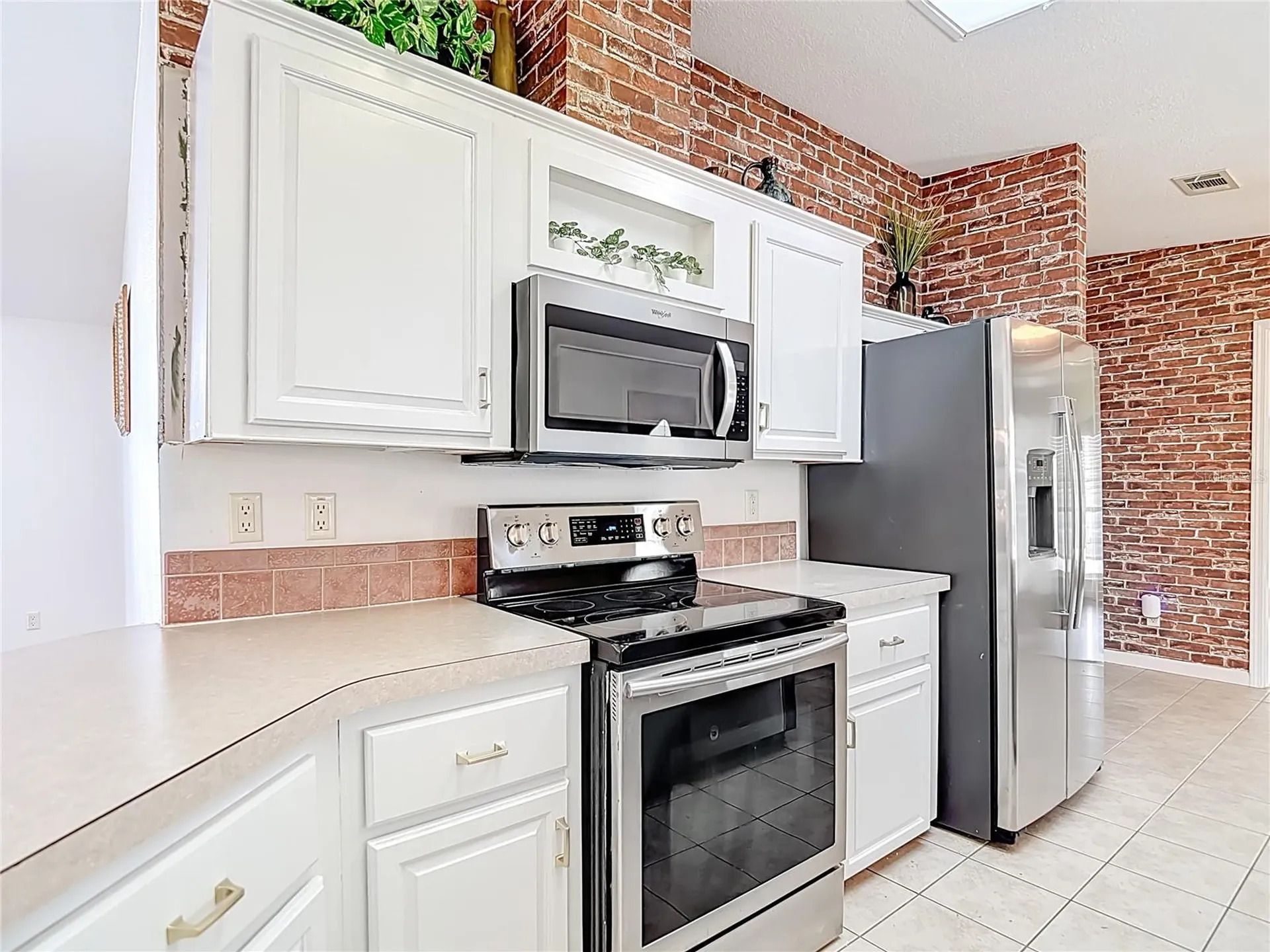 5745 Pawnee Street Zephyrhills FL 33542