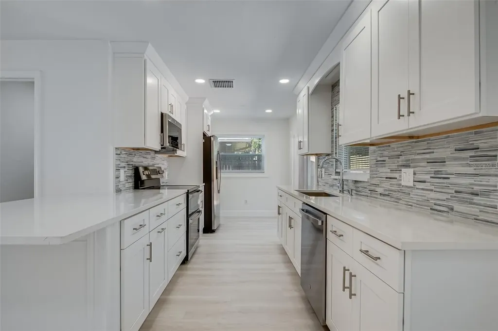 1806 Forest Drive Oldsmar FL 34677