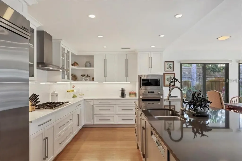 1610 S Lake Shore Drive Sarasota FL 34231