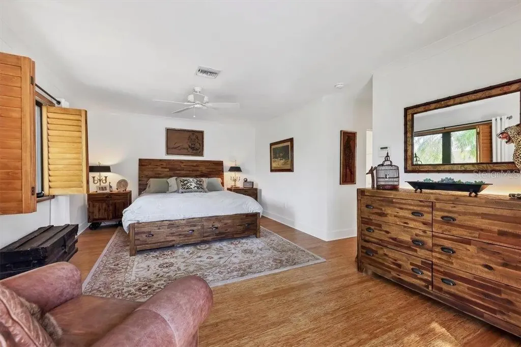 1610 S Lake Shore Drive Sarasota FL 34231