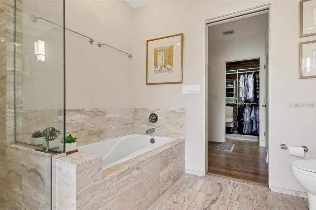 1610 S Lake Shore Drive Sarasota FL 34231