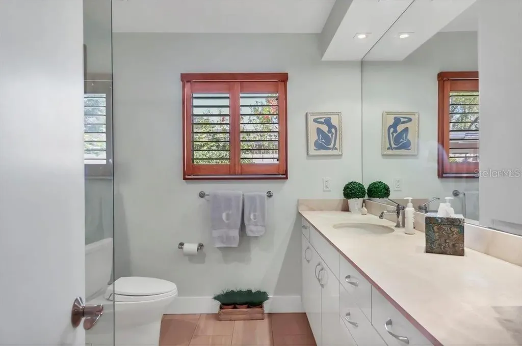 1610 S Lake Shore Drive Sarasota FL 34231
