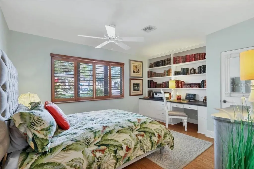 1610 S Lake Shore Drive Sarasota FL 34231