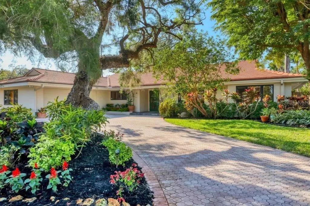 1610 S Lake Shore Drive Sarasota FL 34231