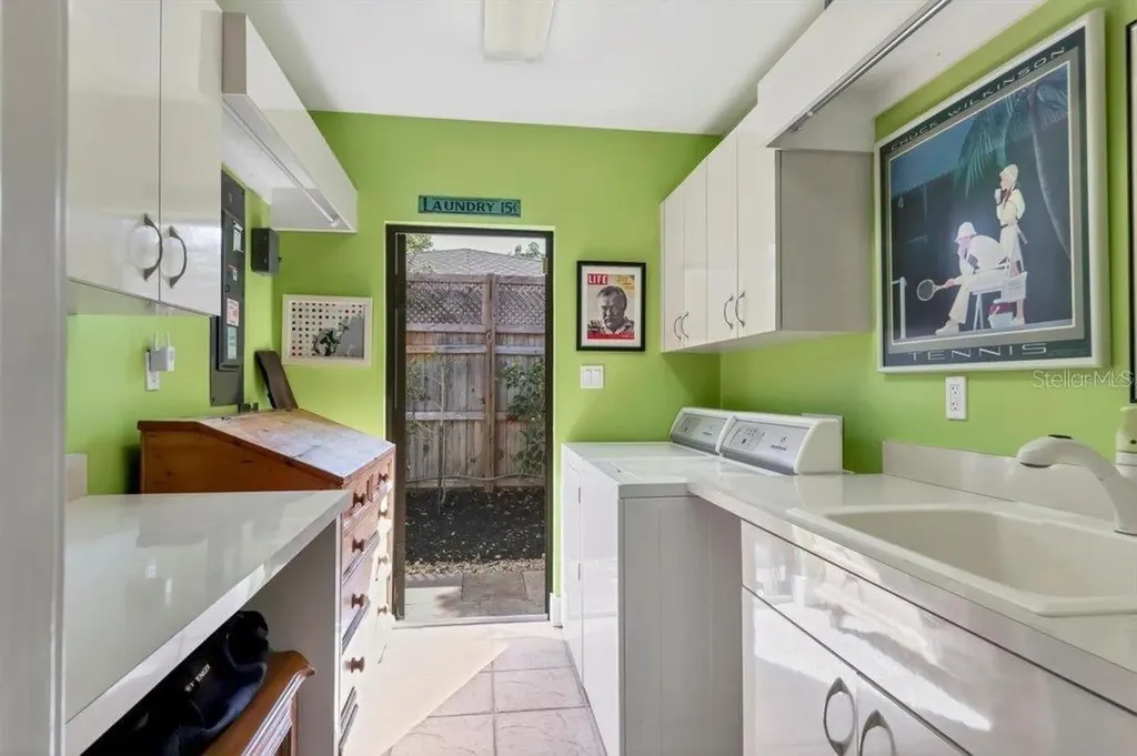 1610 S Lake Shore Drive Sarasota FL 34231