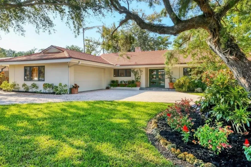 1610 S Lake Shore Drive Sarasota FL 34231