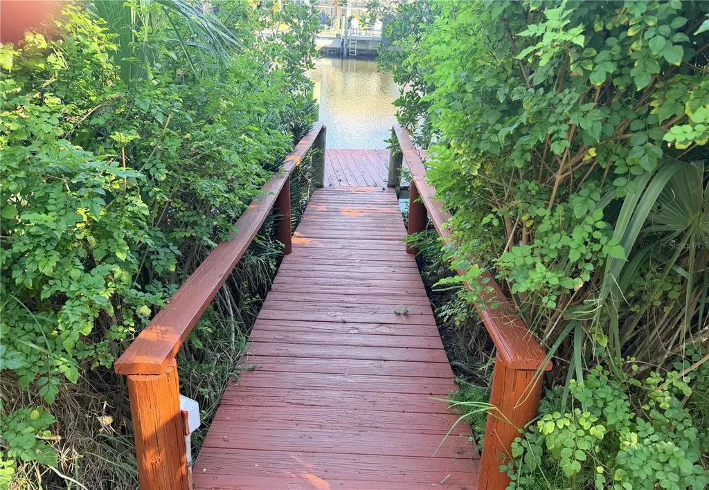 18422 Burkholder Circle Port Charlotte FL 33948