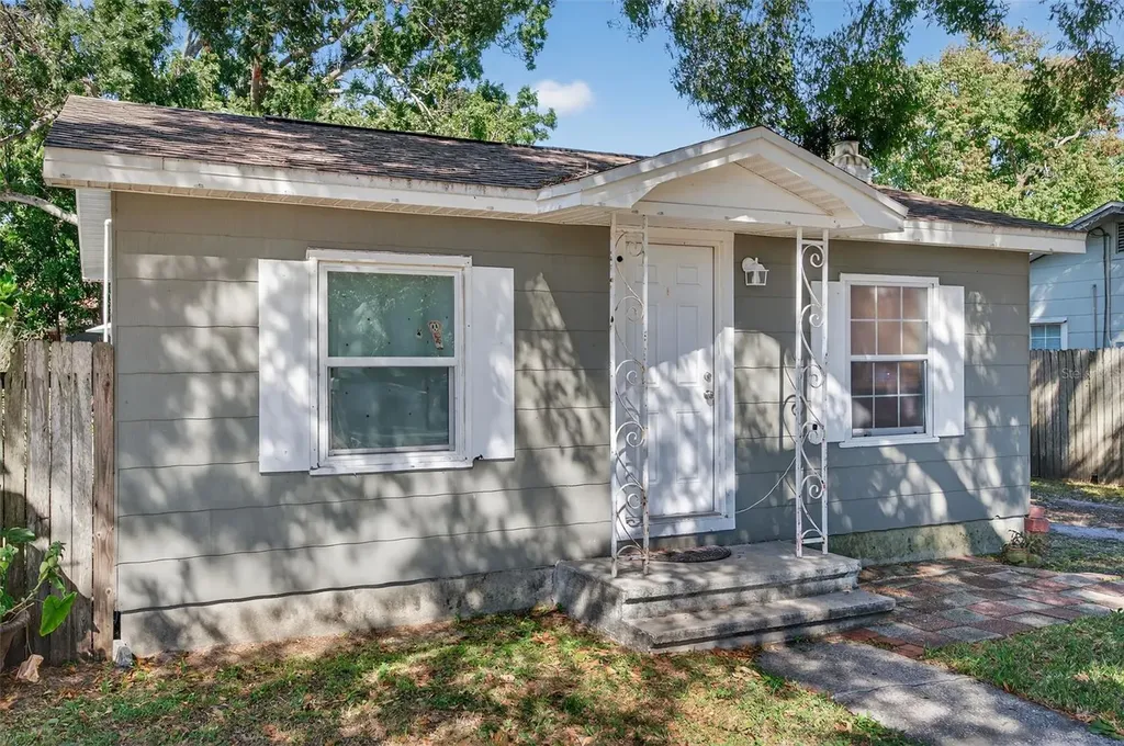 4941 43rd Avenue N St Petersburg FL 33709