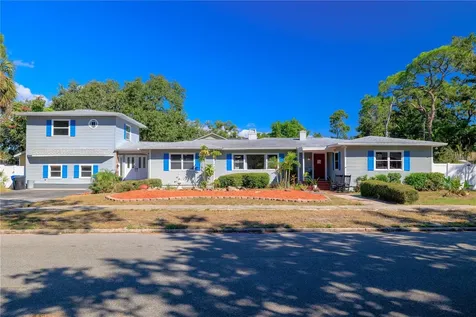 8231 36th Avenue N St Petersburg FL 33710