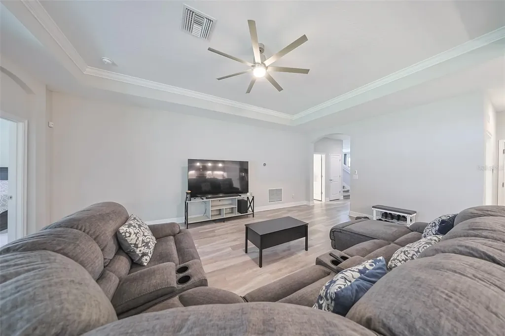 130 Azul Drive Seffner FL 33584