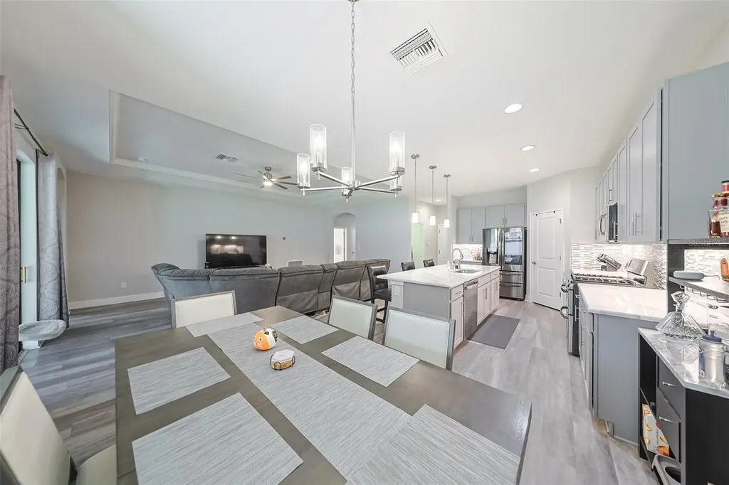 130 Azul Drive Seffner FL 33584