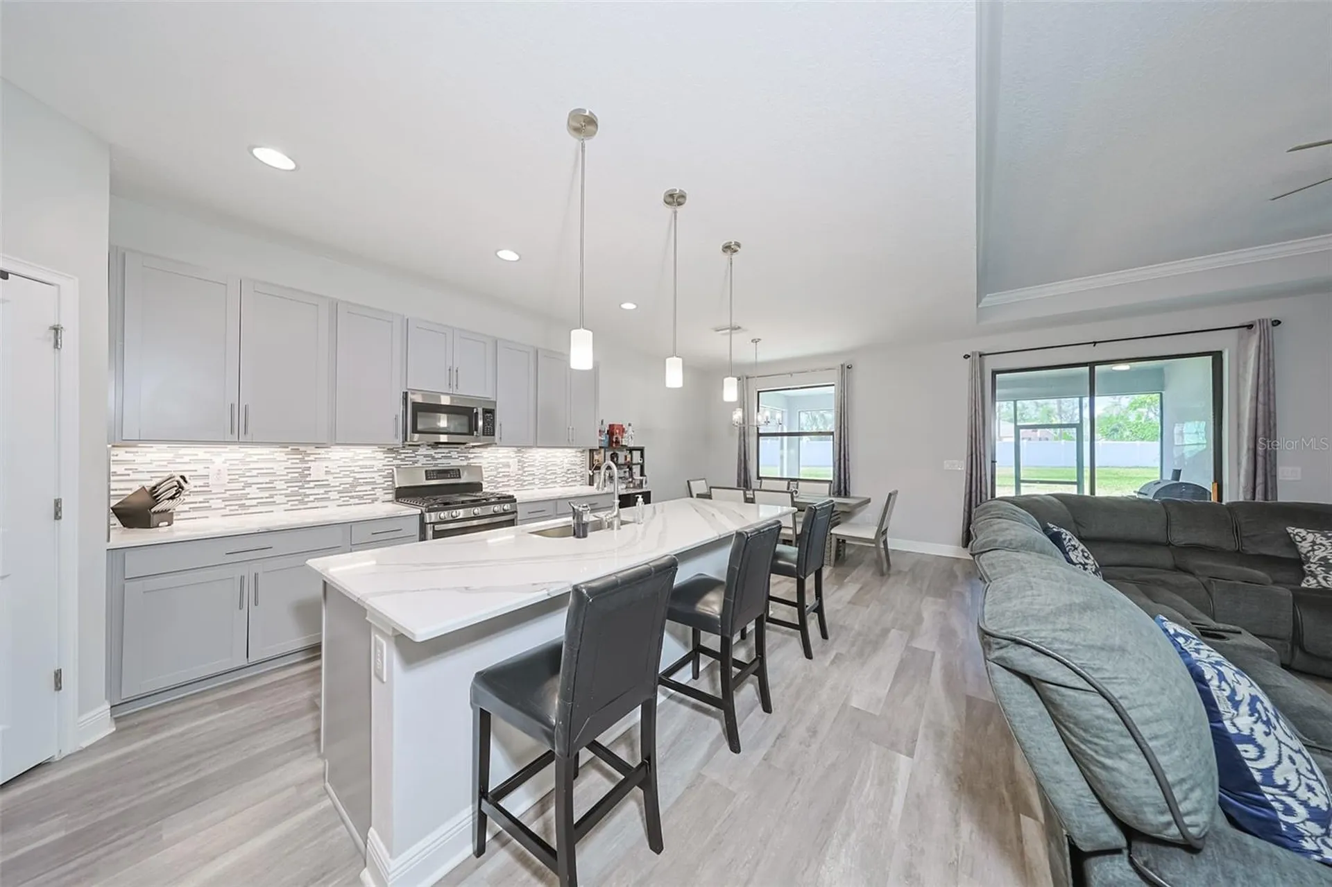 130 Azul Drive Seffner FL 33584