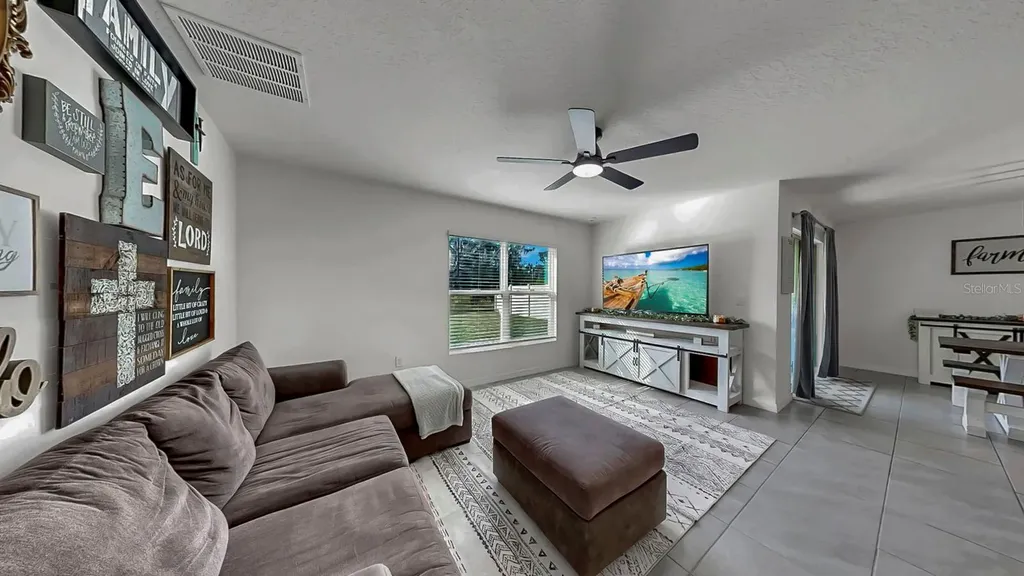 3281 Silver Date Drive Wimauma FL 33598