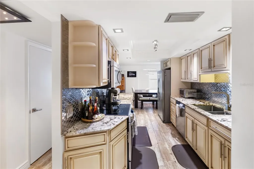 1750 Benjamin Franklin Drive Sarasota FL 34236