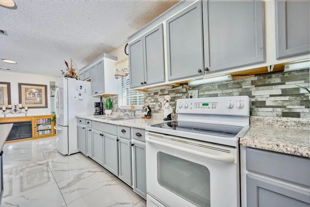 2471 Park Avenue Indian Lake Estates FL 33855