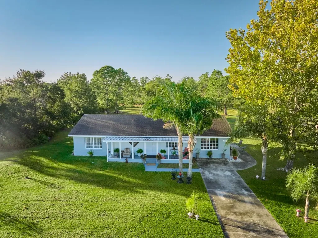 2471 Park Avenue Indian Lake Estates FL 33855