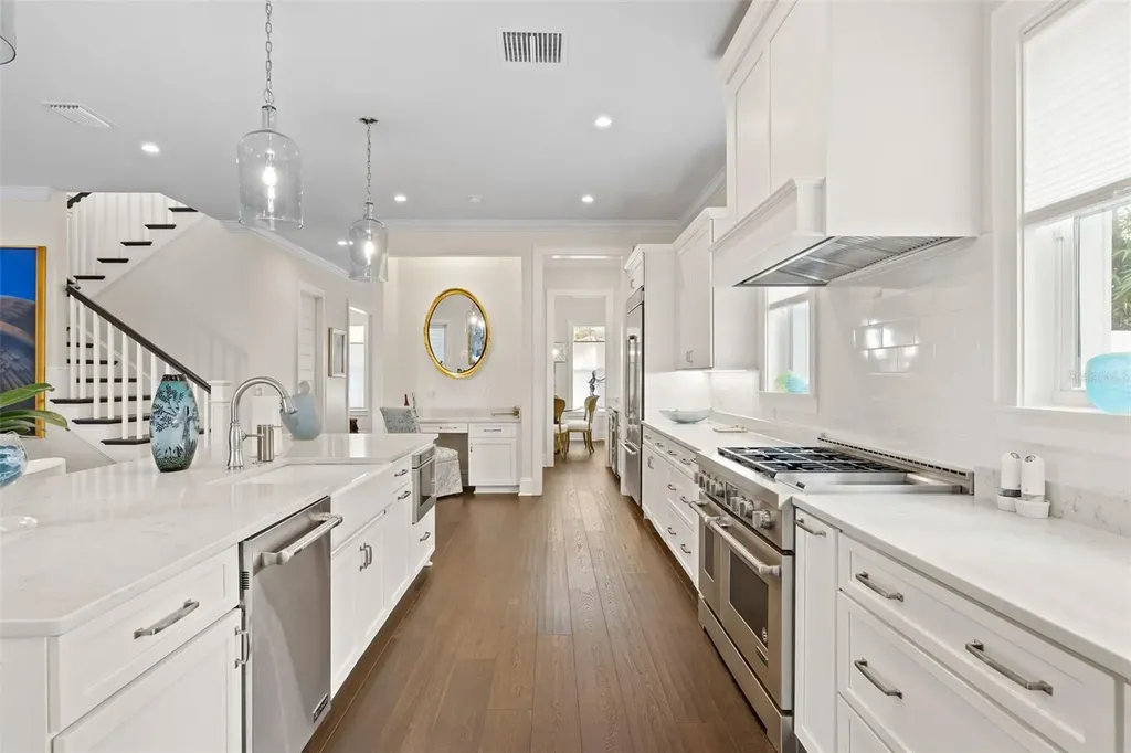 319 12th Avenue NE St Petersburg FL 33701
